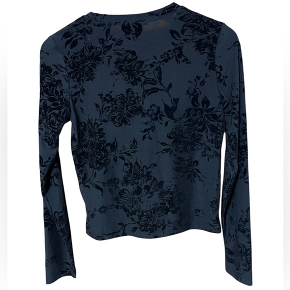 Forever 21 Black Floral Velvet Flocked Long Sleeve Top – Size Medium - Picture 3 of 4